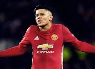 Aftermath of Man U 2-1 defeat to Wolves: Fans want Rojo, Romero sold