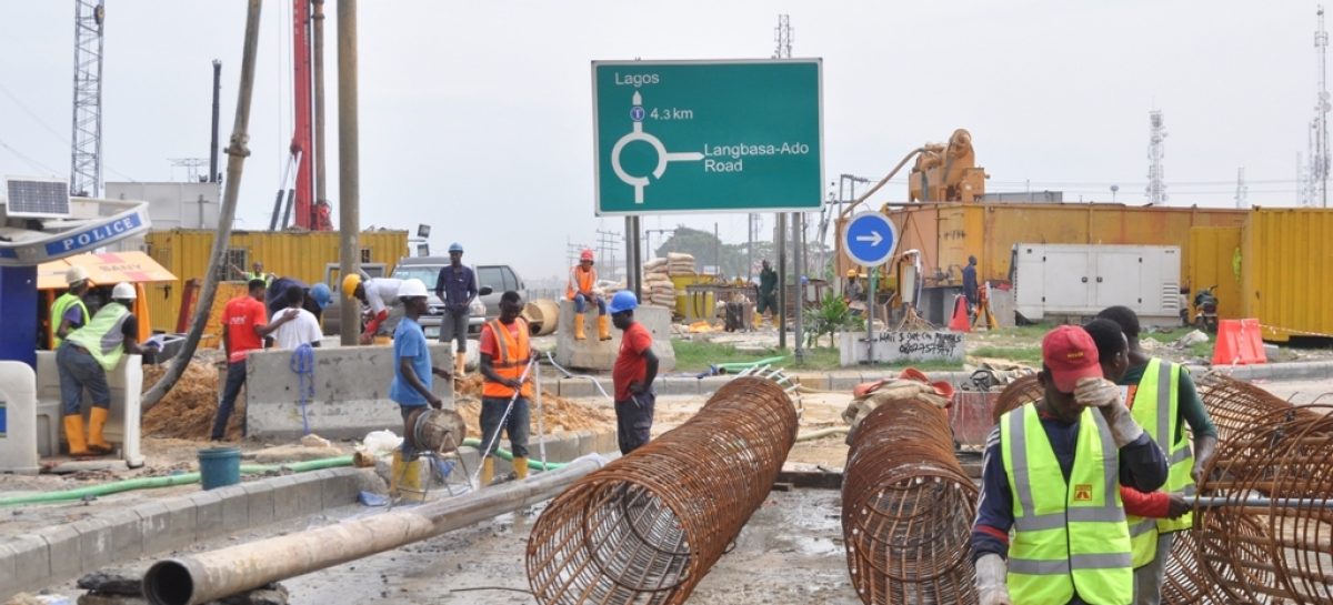 BAD ROAD, TRAFFIC SITUATION IN LAGOS TEMPORARY – OMOTOSO