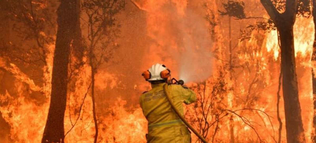 Tens of thousands Australians thrown into crisis, as bushfire rages