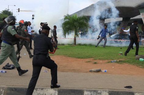 Protesters kick against lockdown in Lagos, attack police officers