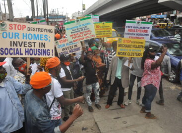 Police fire tear gas, disperse ‘Revolution Now’ protesters in Lagos