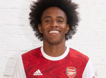 Its official! Arsenal signs Willian from Chelsea