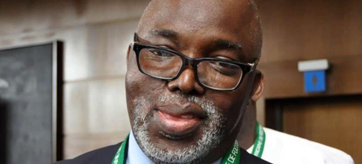 3rd term ambition: Pinnick’s e-warriors commence media attack on President Buhari, Dare