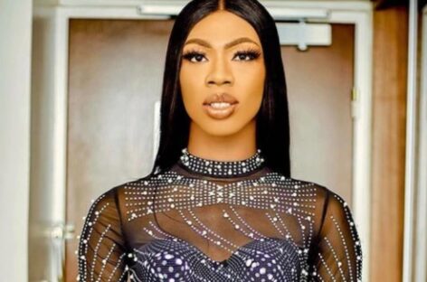 Crossdresser, James Brown Rocks Waist Trainer In New Photos