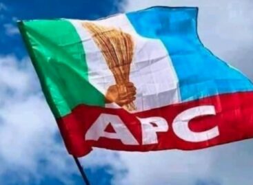 APC loses two Senators to opposition party, PDP