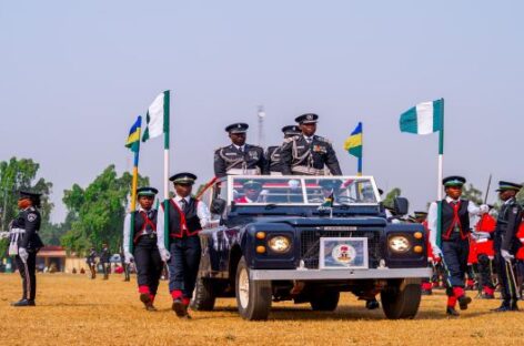 Sanwo-Olu lauds ex-Lagos CP, as AIG Odumosu bows out of police