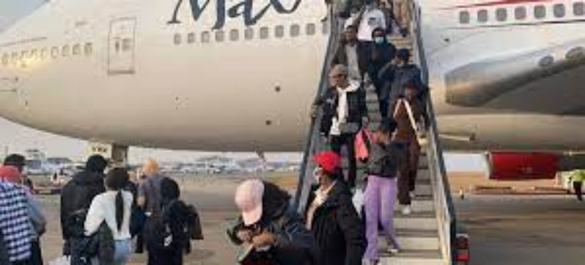 FG gives Ukraine returnees $100