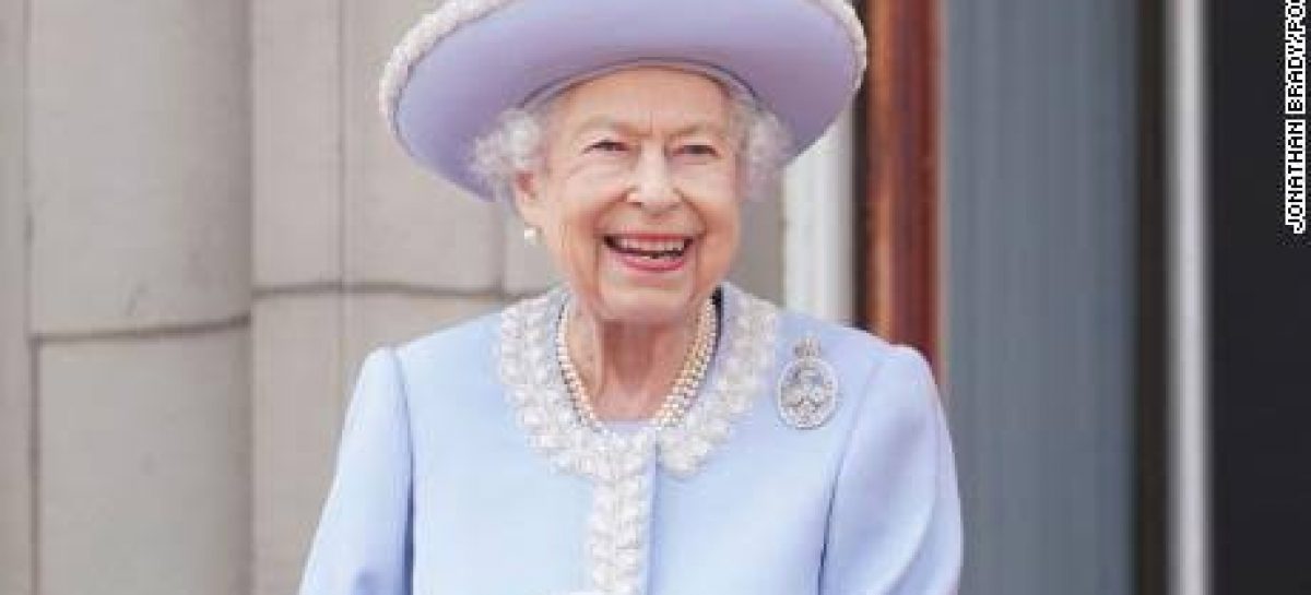 Buckingham Palace announces death of Queen Elizabeth 11
