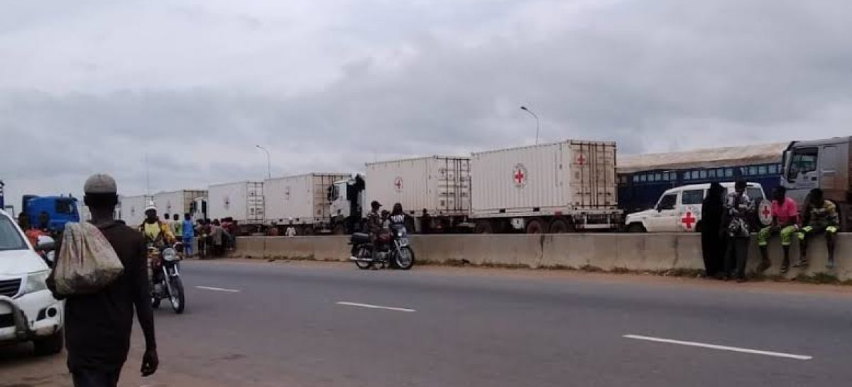 Military, Civil Defence, Road Safety remove two trucks blocking Abuja-Lokoja Highway