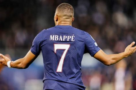 Mbappe slams transfer reports, insists he’s happy at PSG