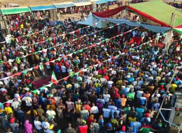 Mammoth crowd as Ortom flags-off Benue North-West senatorial campaign in Gboko