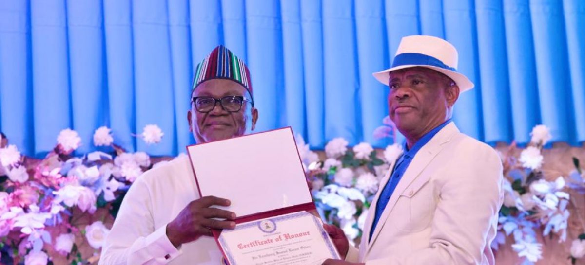 Let’s join hands to salvage Nigeria, Gov Ortom tells political leaders