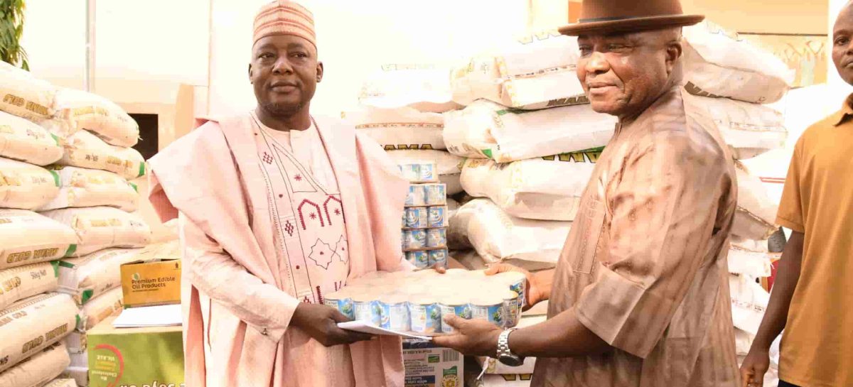 Ramadan: FCT-graded chiefs, mosques, and welfare associations get food items