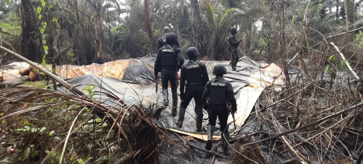 NSCDC CG’s SIS dismantle a large dogout reservoir, arrest 3 suspects for illegal dealing in PMS products at Odagwa Creek, Rivera state