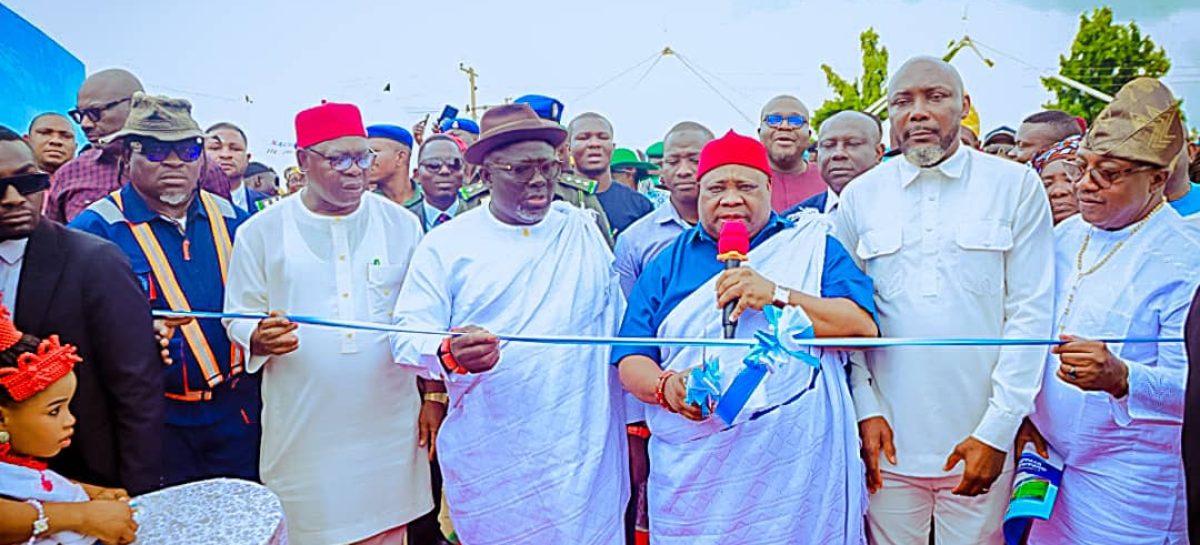 Adeleke inaugurates Okpanam-Ibusa bypass 