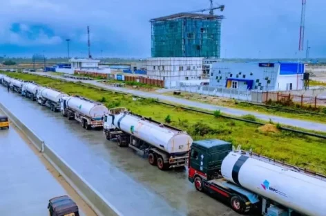 Dangote Refinery Makes History with First Petrol Export to Cameroon