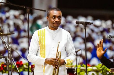 I am under pressure from female admirers- Gospel singer, Nathaniel Bassey raises alarm