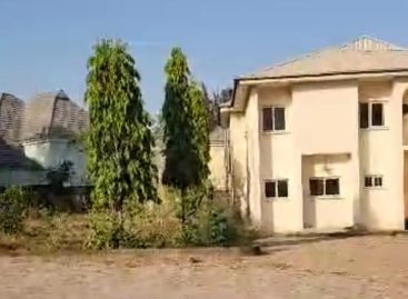 Luxury Home for Sale in Exclusive Area of FCT