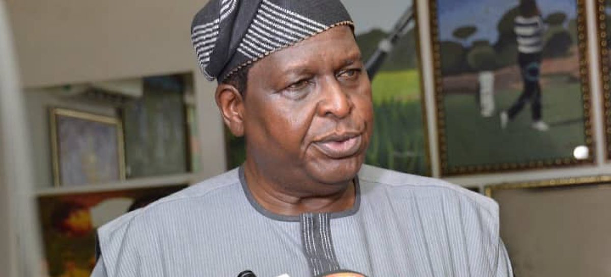 Runsewe expresses gratitude to R & A for donations of golf equipment to NGF