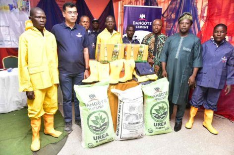 Food Production: Minister lauds Dangote cement over farmers’ empowerment 