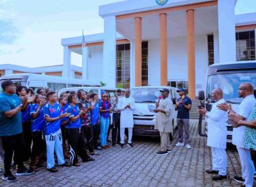 Oborevwori Donates Four Buses To Warri Wolves, Delta Queens Football Clubs