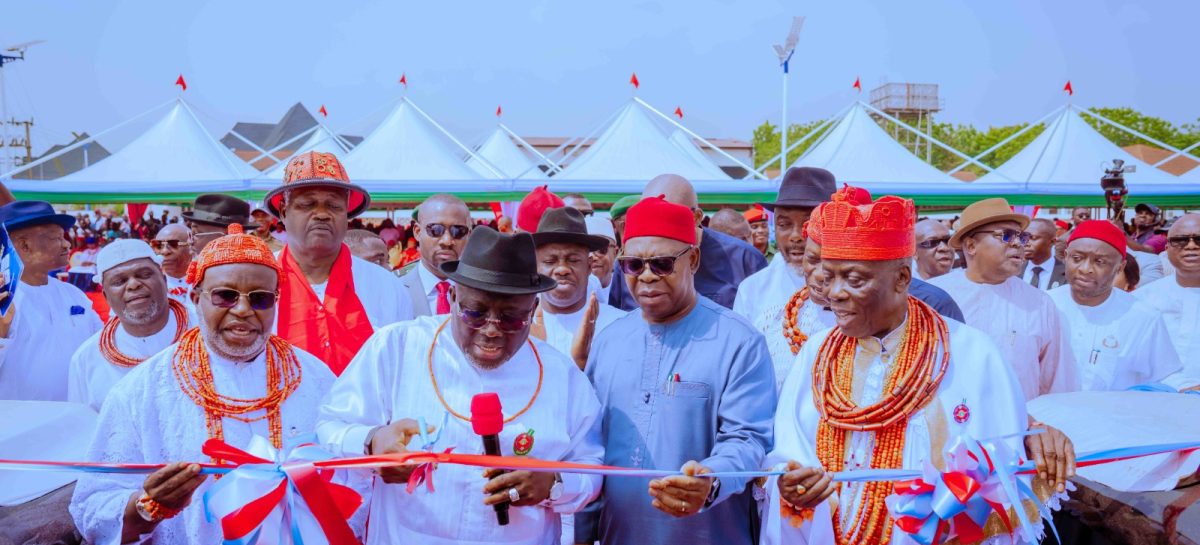 Oborevwori Presents 65 SUVs To Traditional Rulers In Delta